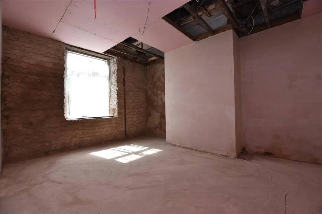 7 bed Terraced