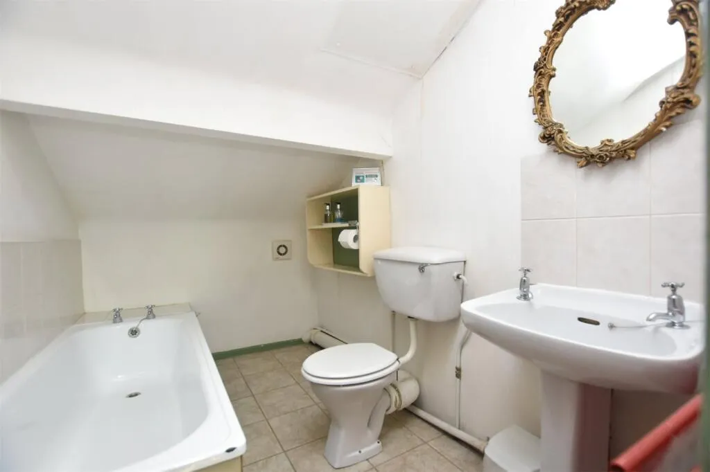 7 bed Terraced