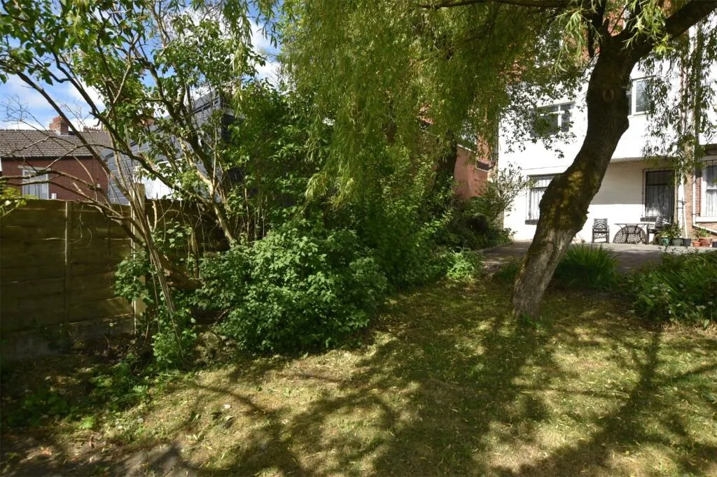 7 bed Terraced