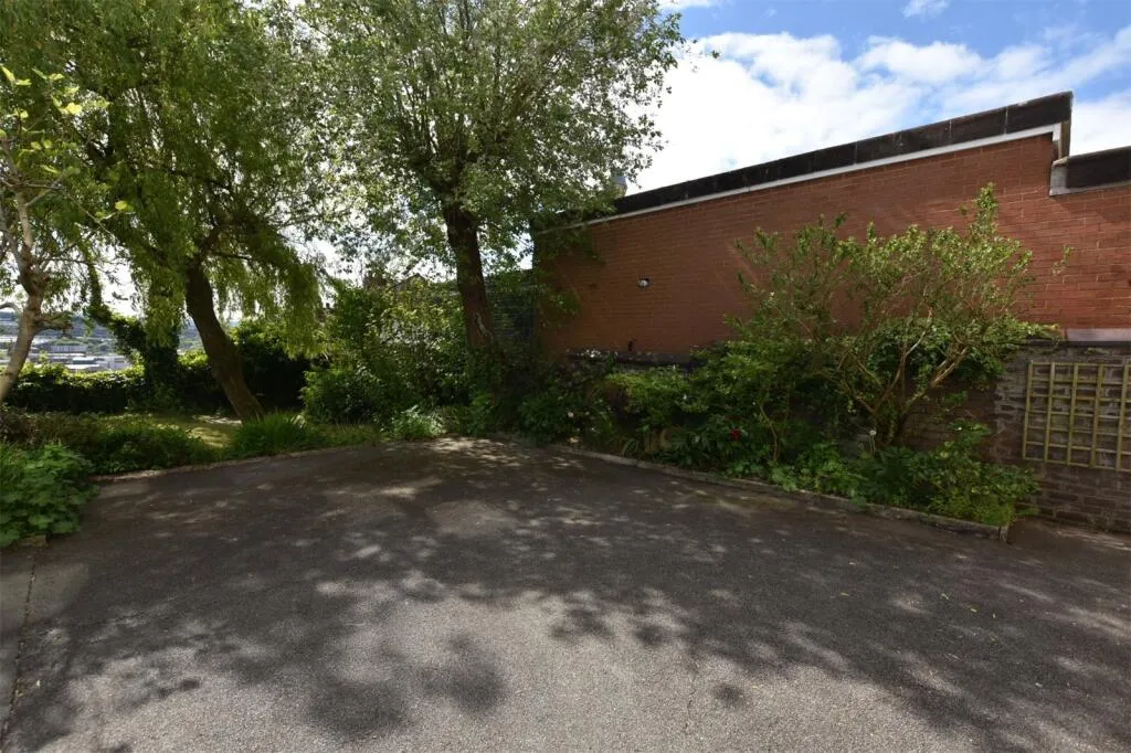 7 bed Terraced