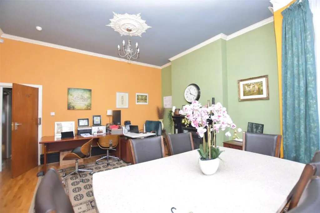 7 bed Terraced