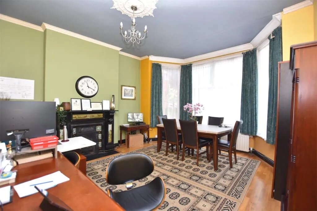 7 bed Terraced