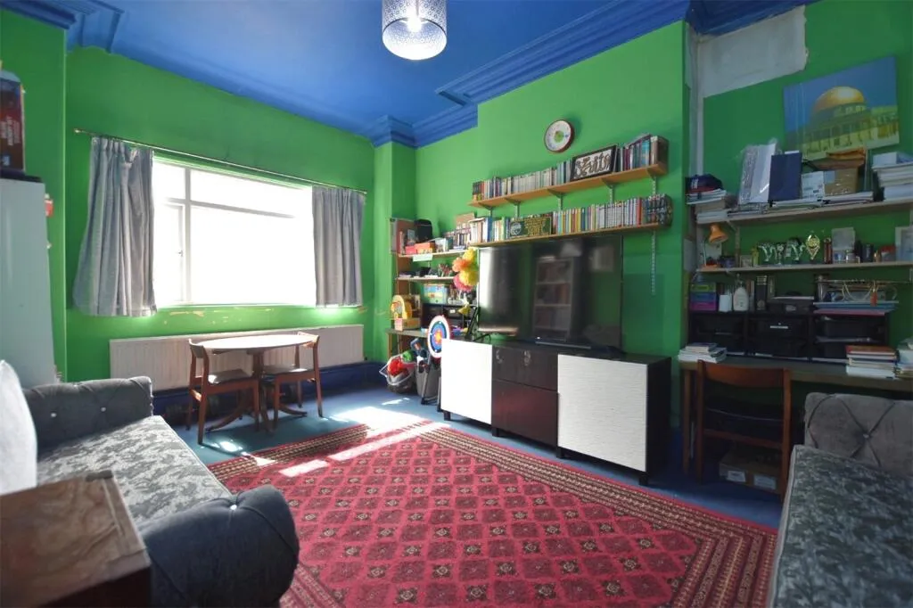 7 bed Terraced