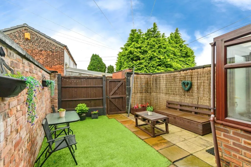 2 bed Terraced