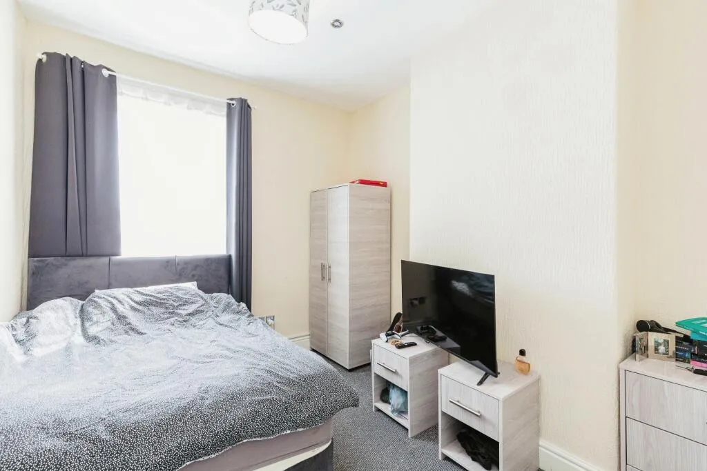 4 bed Semi-Detached