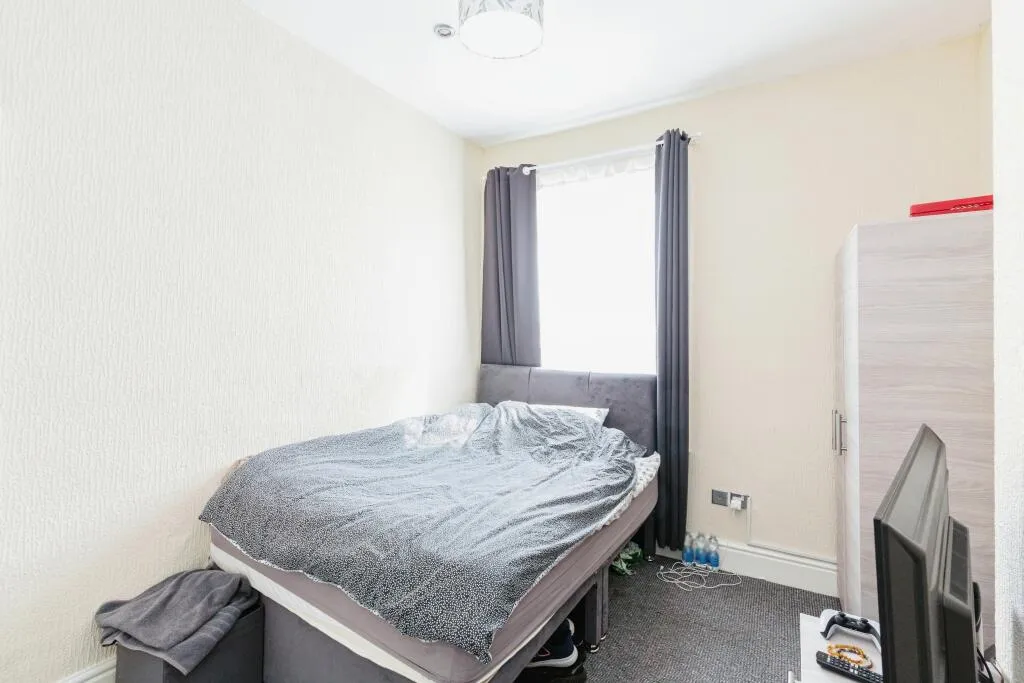 4 bed Semi-Detached