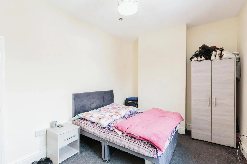 4 bed Semi-Detached