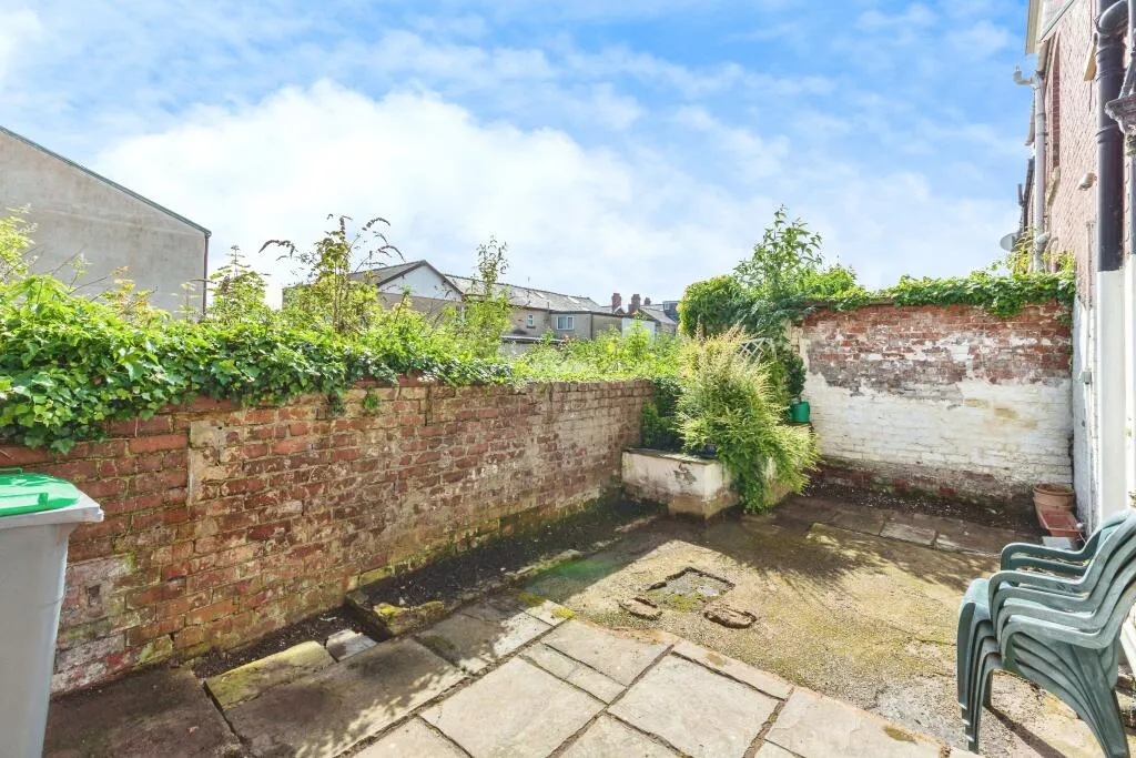 4 bed Semi-Detached