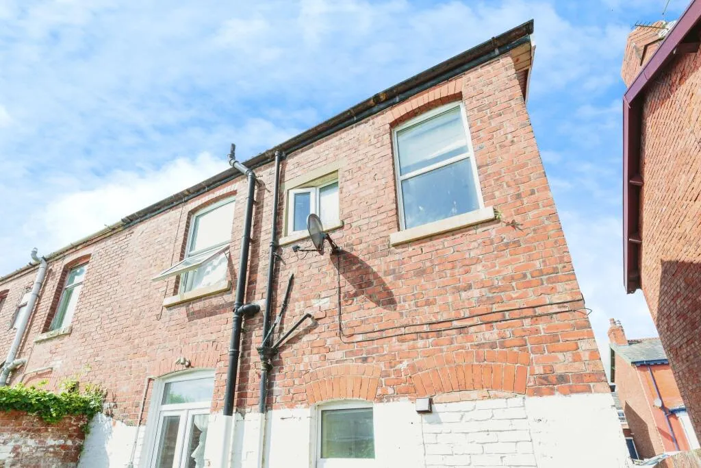 4 bed Semi-Detached