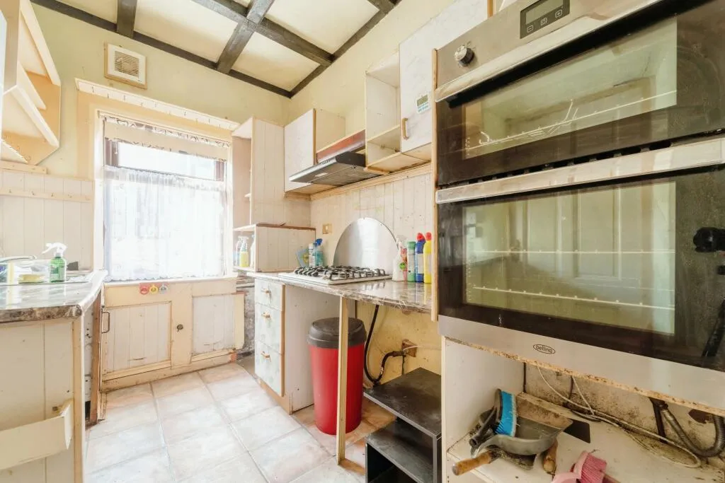 3 bed End of Terrace