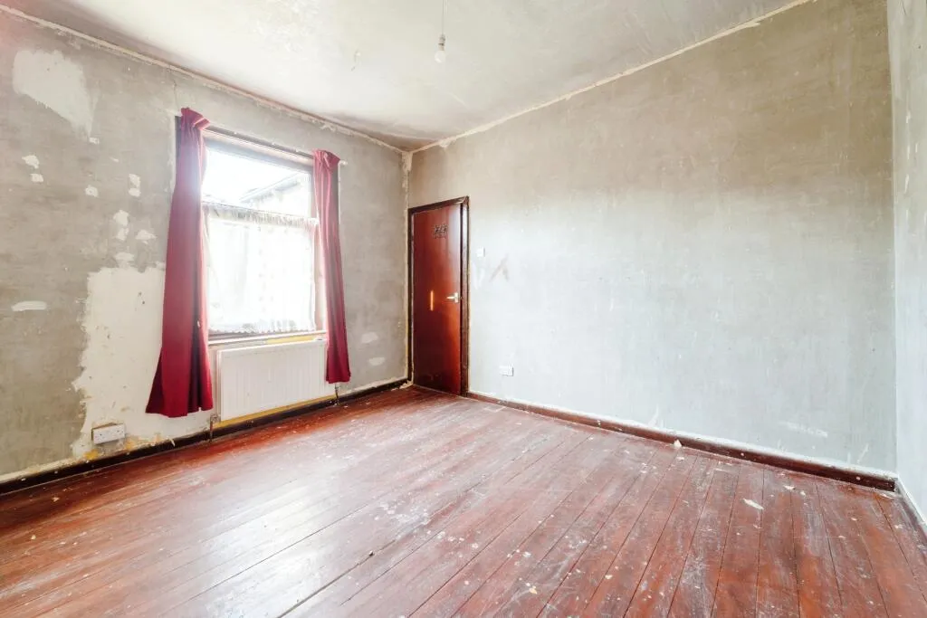 3 bed End of Terrace