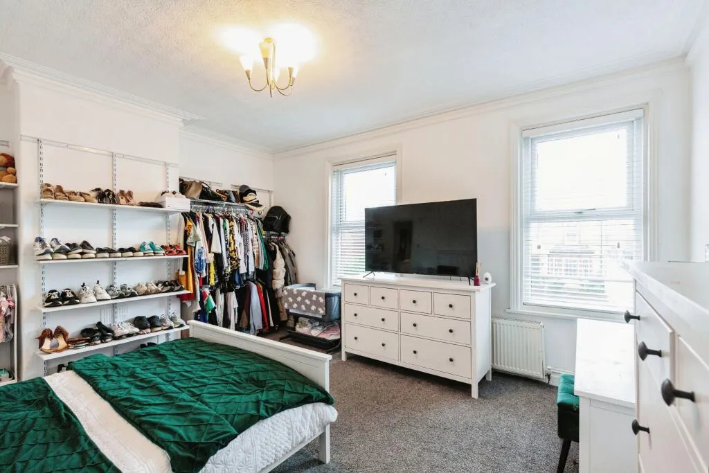 4 bed Terraced