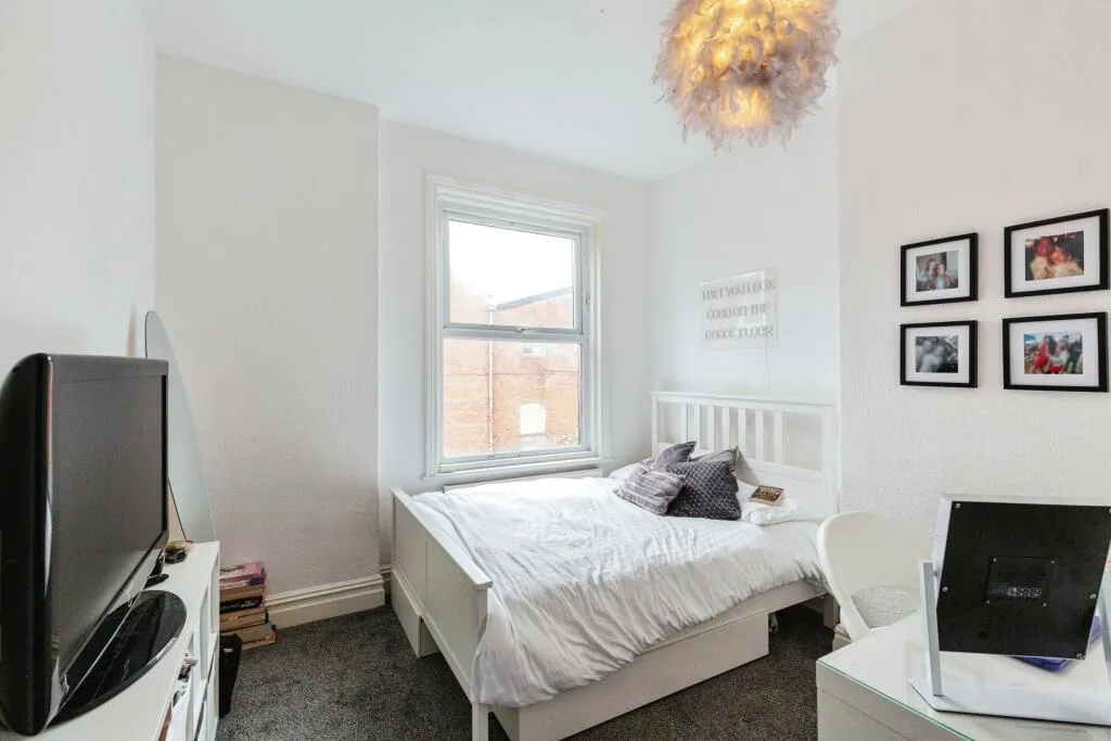 4 bed Terraced