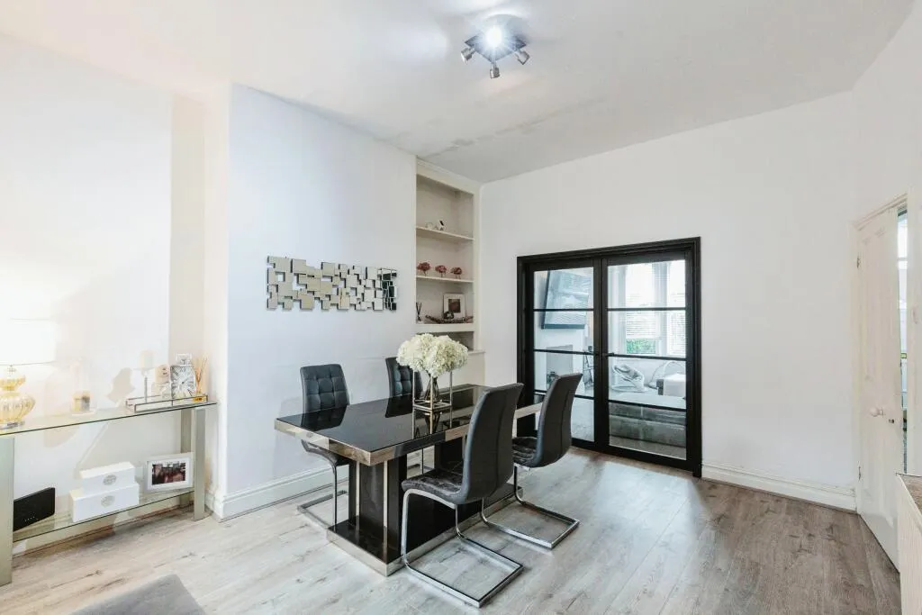 4 bed Terraced
