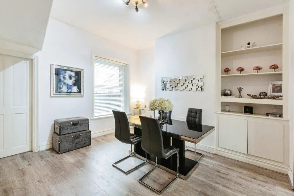 4 bed Terraced