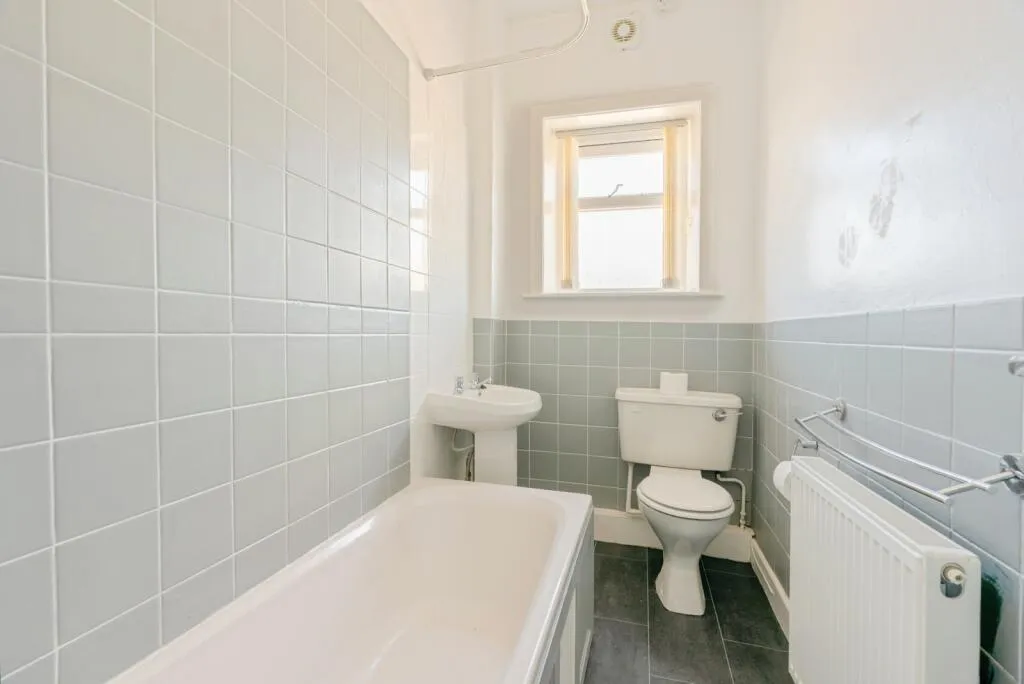 2 bed End of Terrace