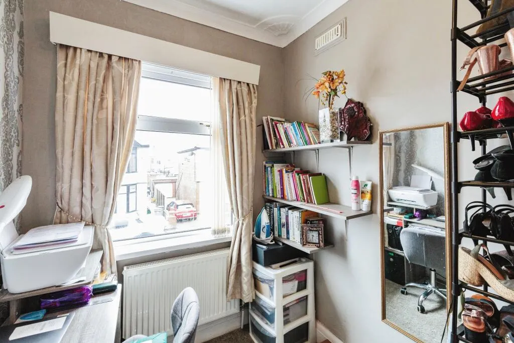 3 bed End of Terrace