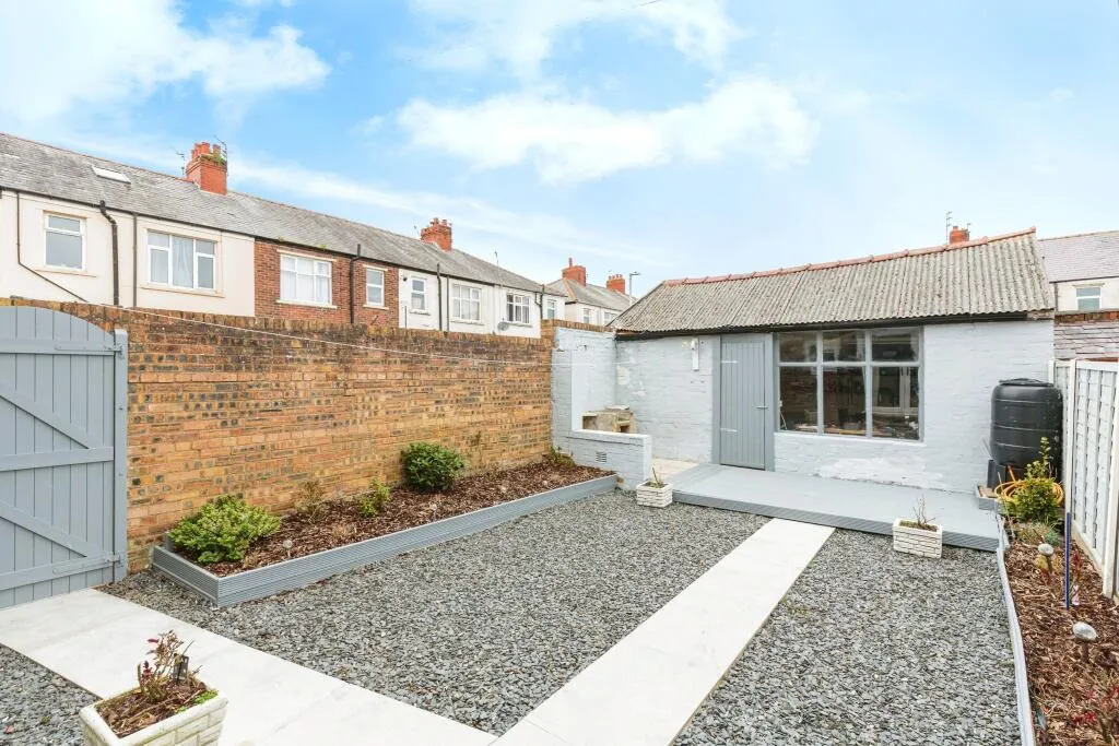 3 bed End of Terrace