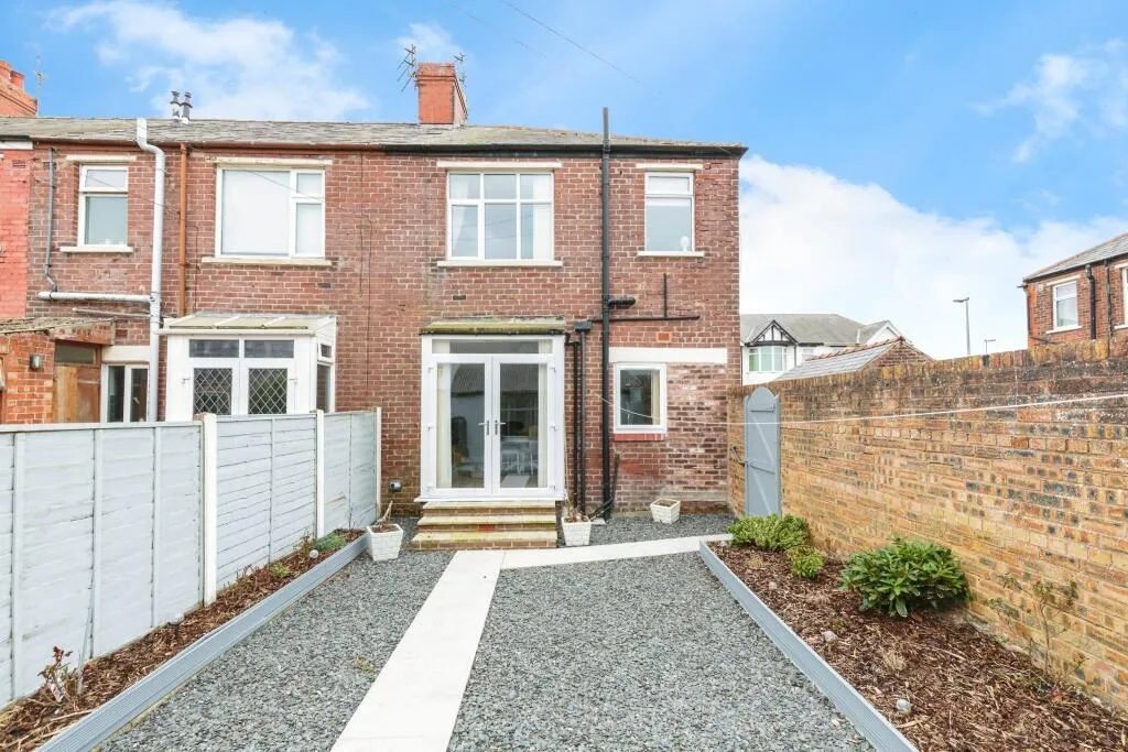 3 bed End of Terrace