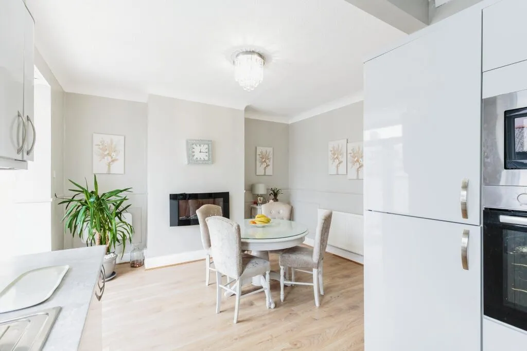 3 bed End of Terrace