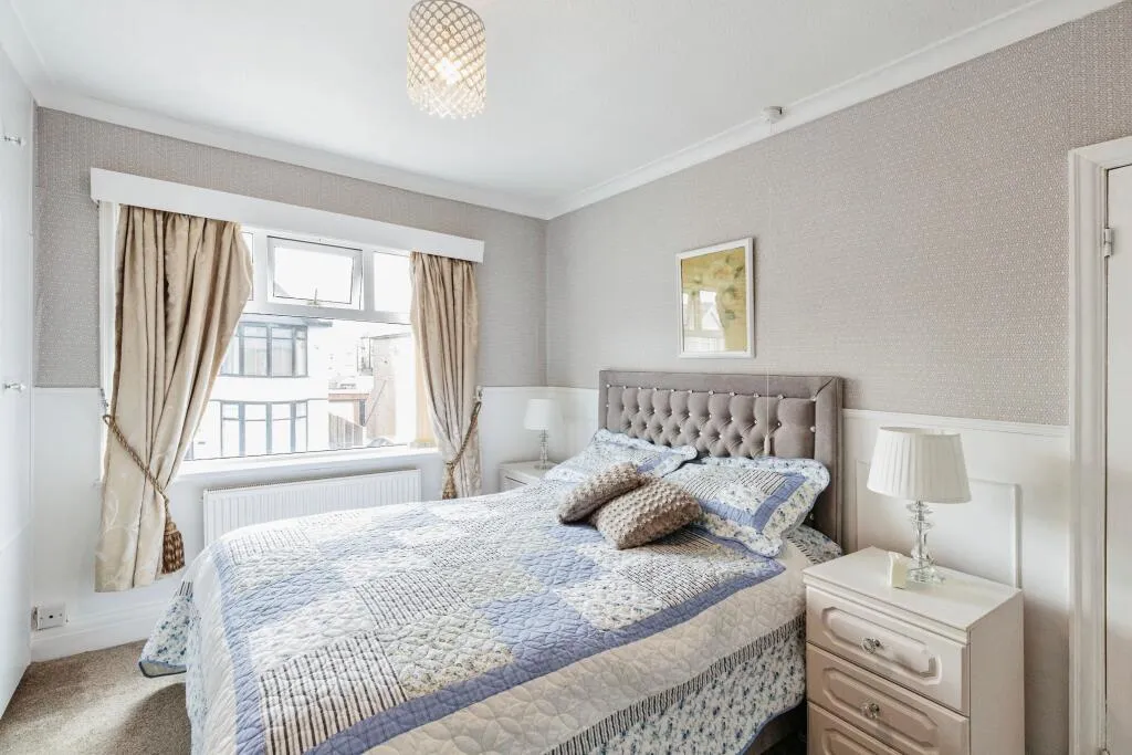 3 bed End of Terrace