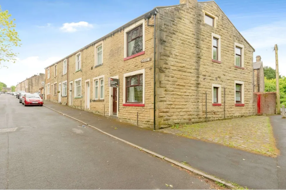 3 bed End of Terrace