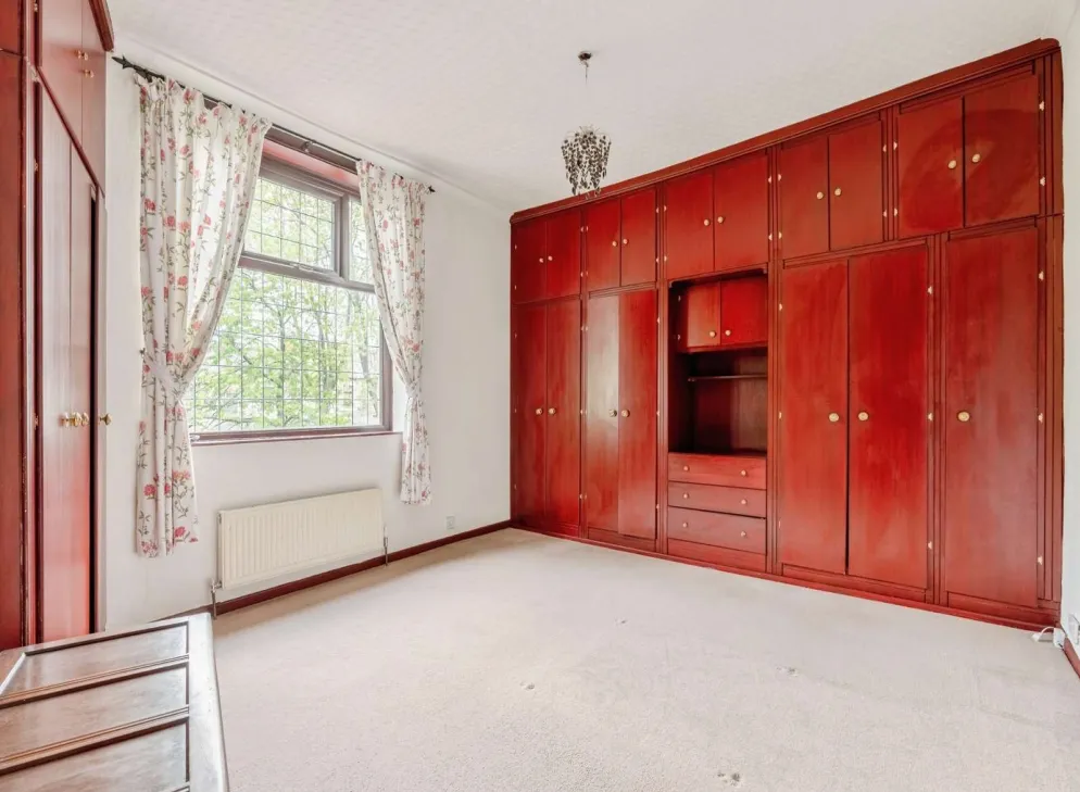 3 bed End of Terrace