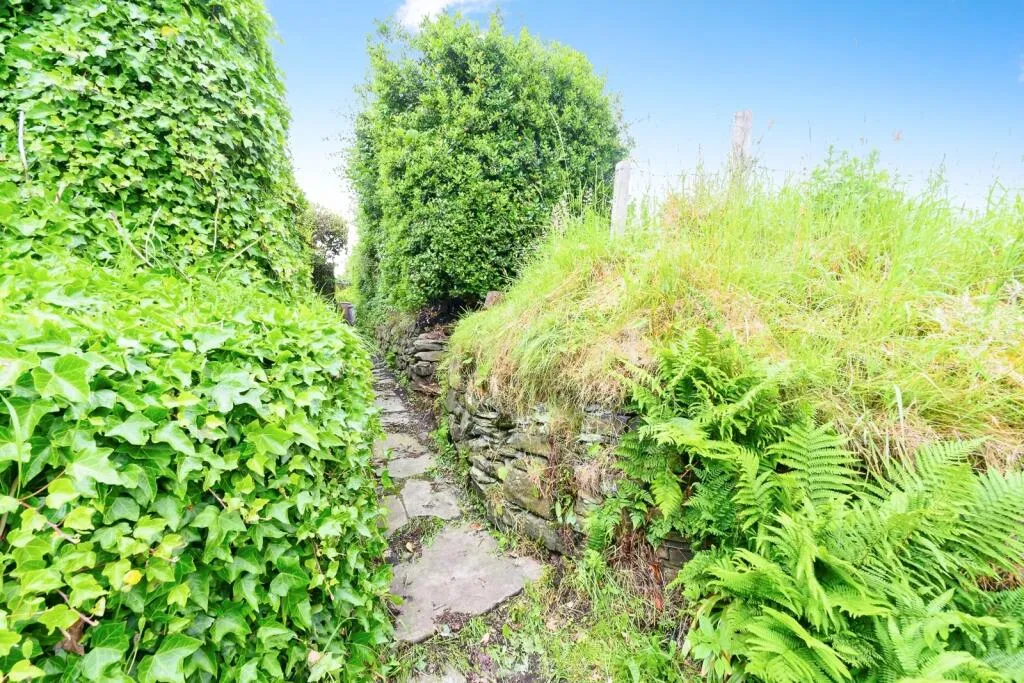 2 bed End of Terrace