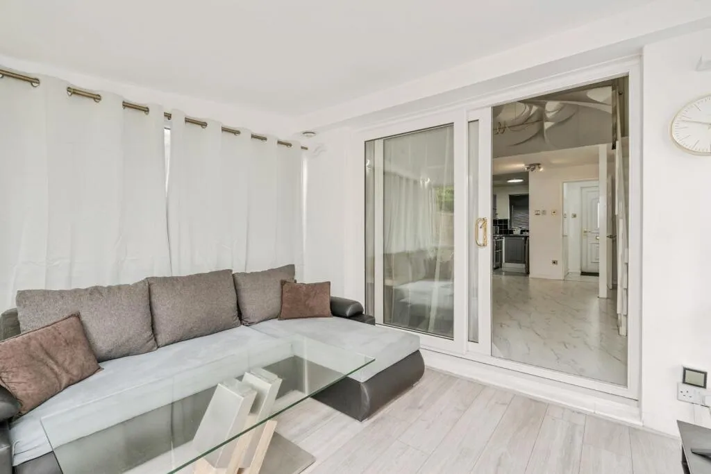 1 bed Semi-Detached