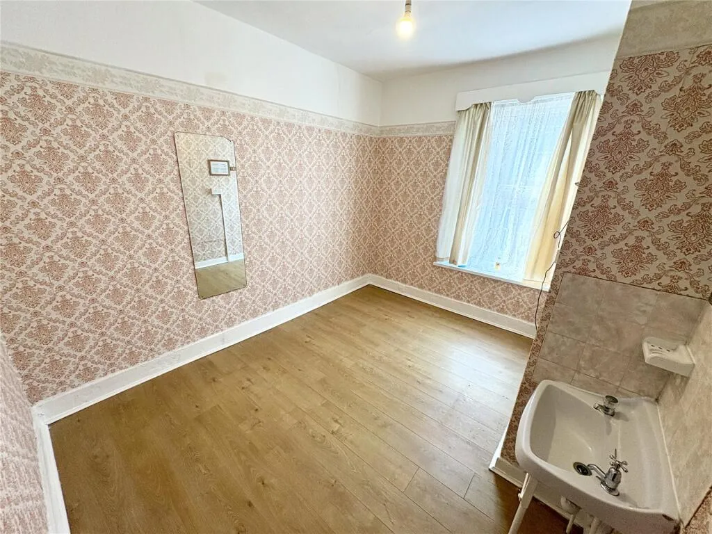 8 bed Guest House
