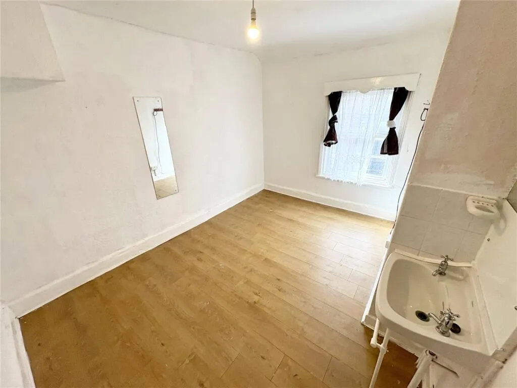 8 bed Guest House