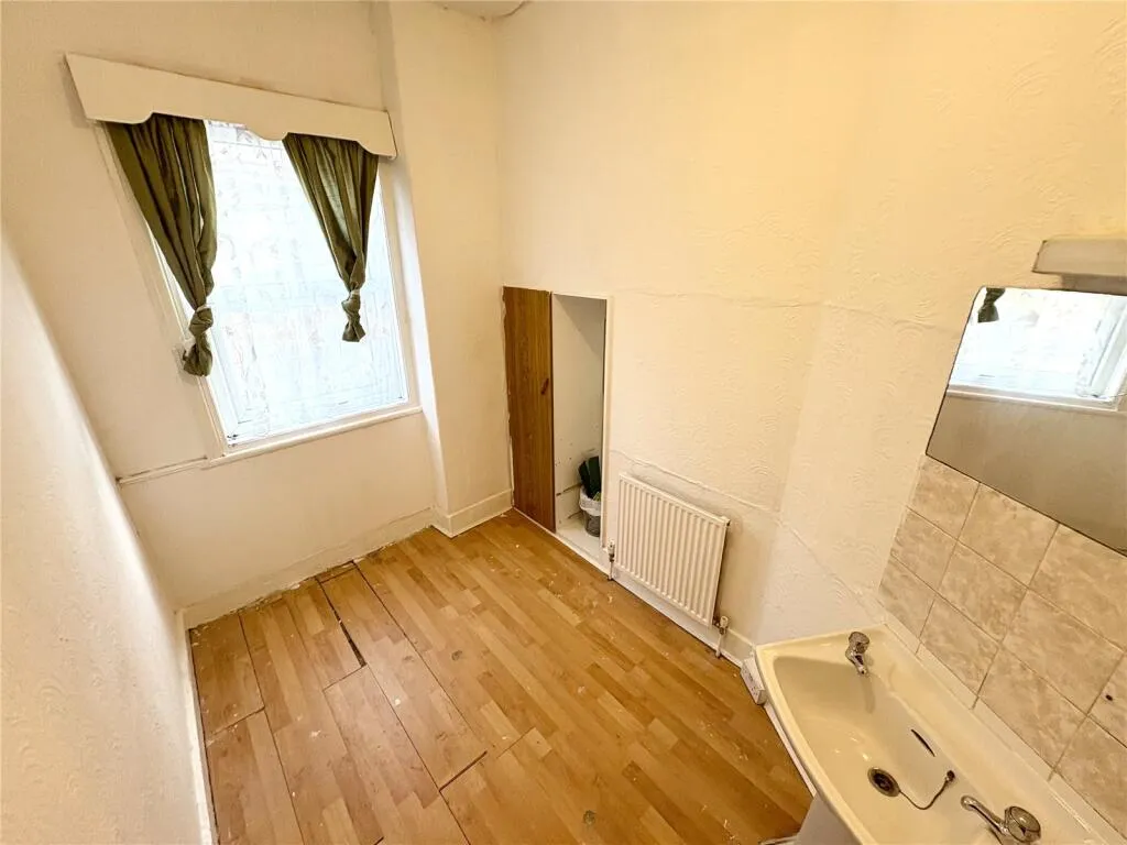 8 bed Guest House