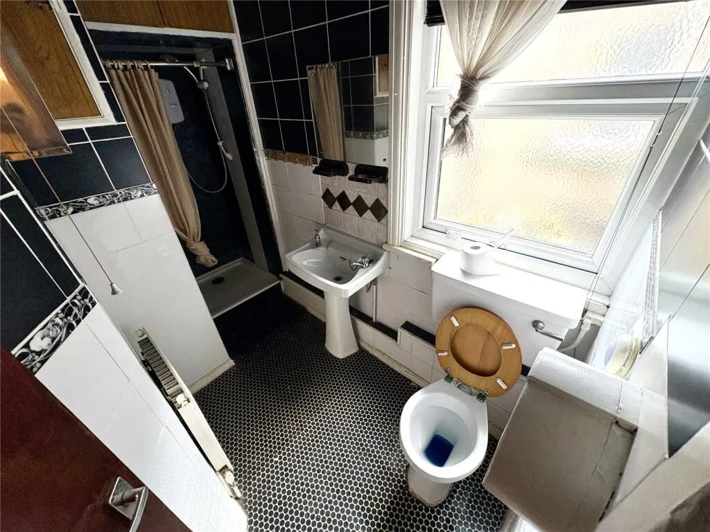8 bed Guest House