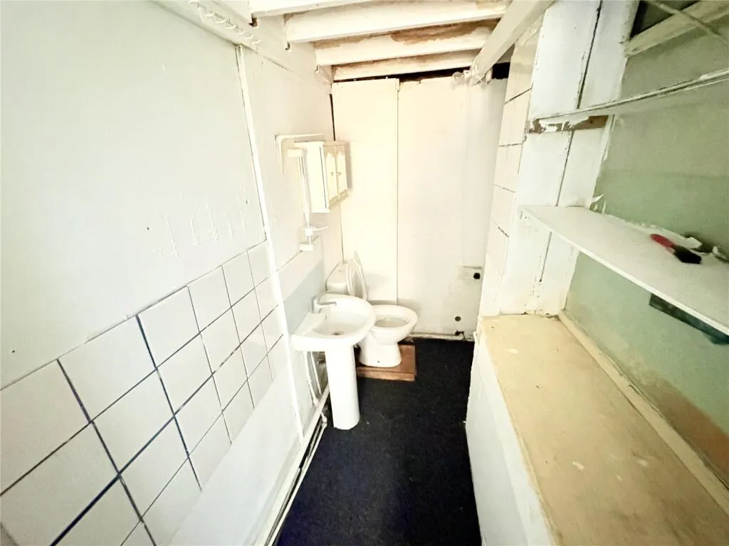 8 bed Guest House