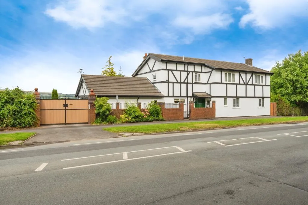 4 bed Detached