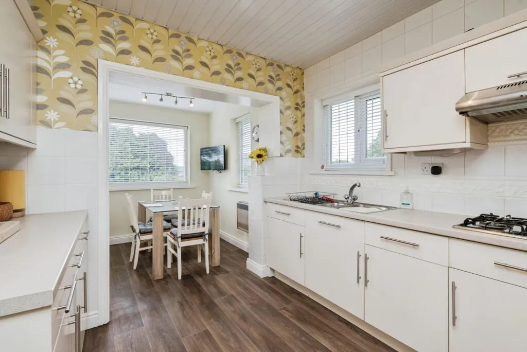 4 bed Detached