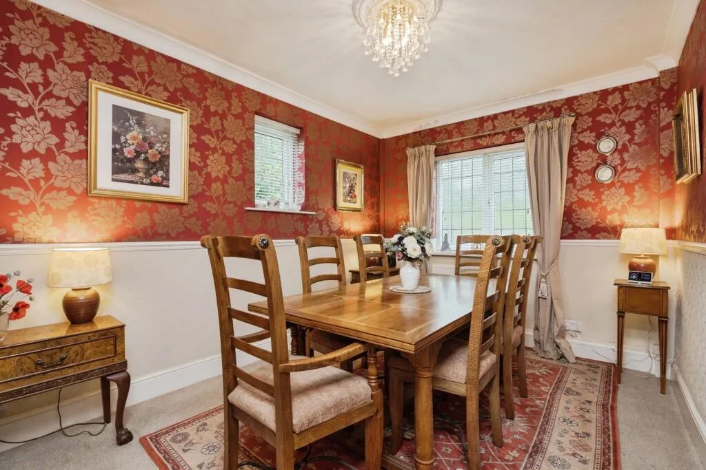4 bed Detached