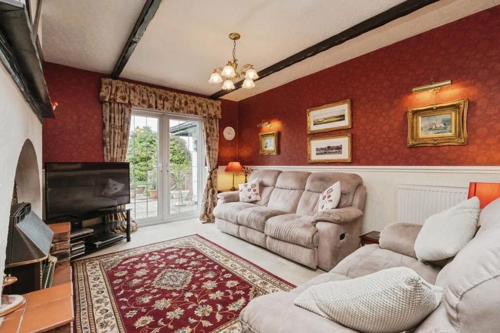4 bed Detached