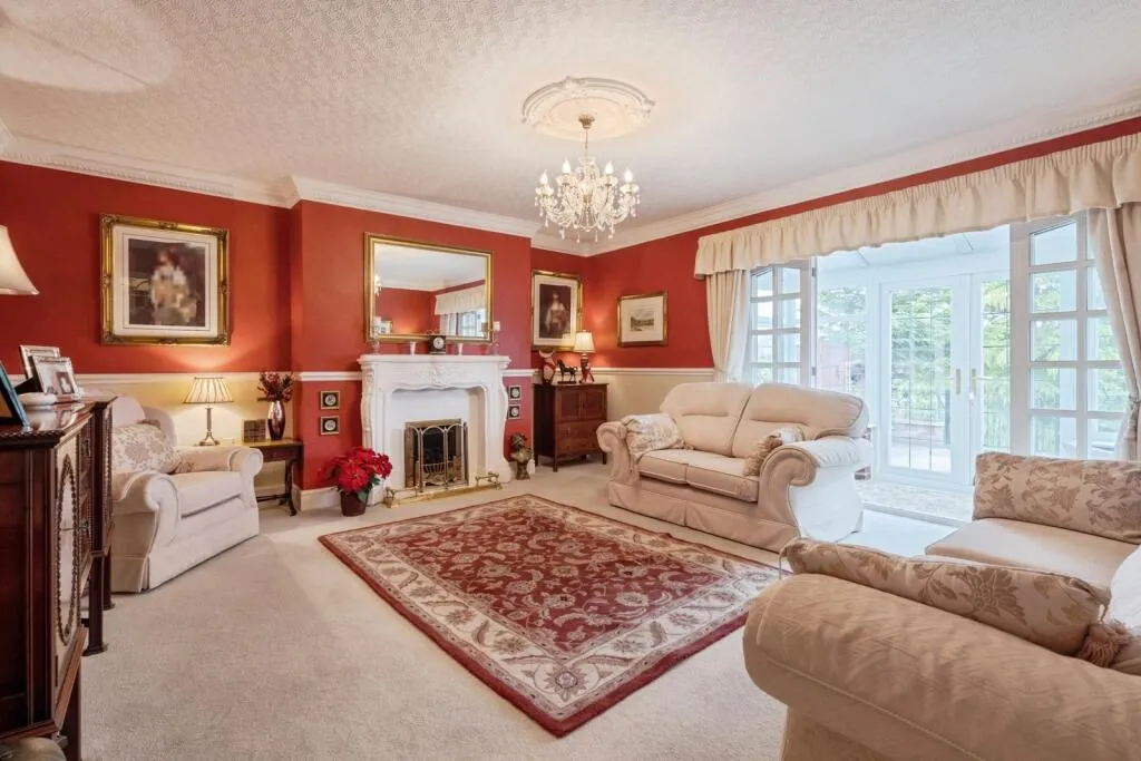4 bed Detached