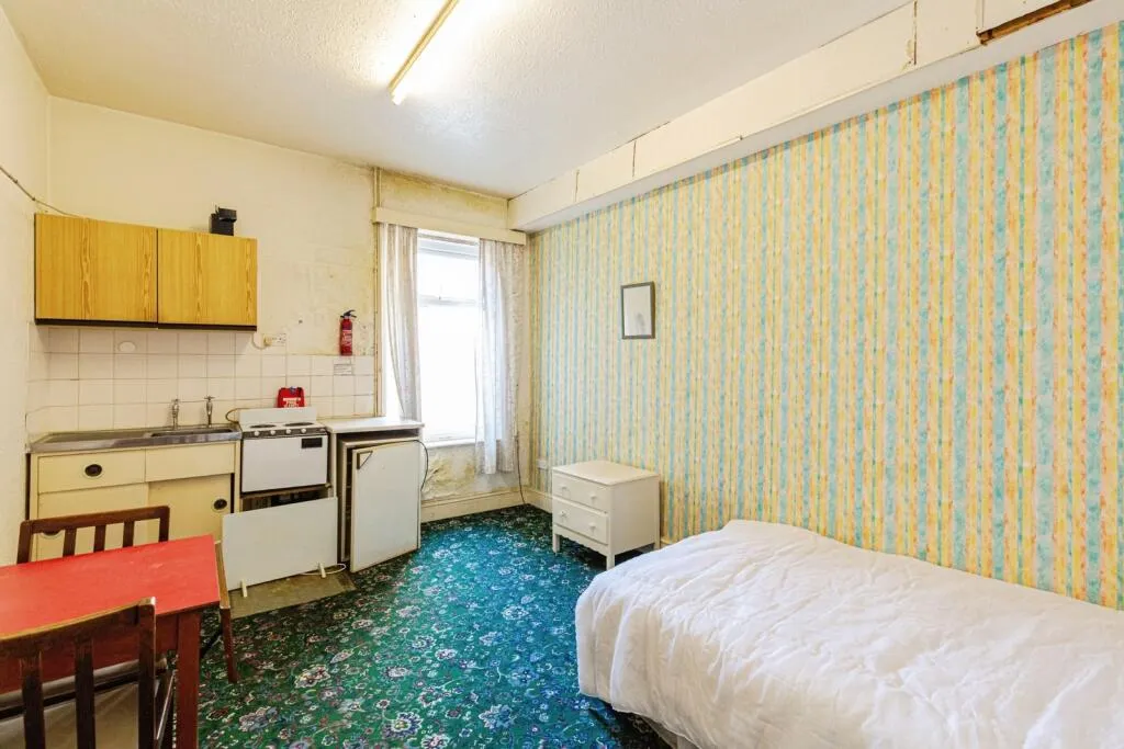 9 bed Apartment