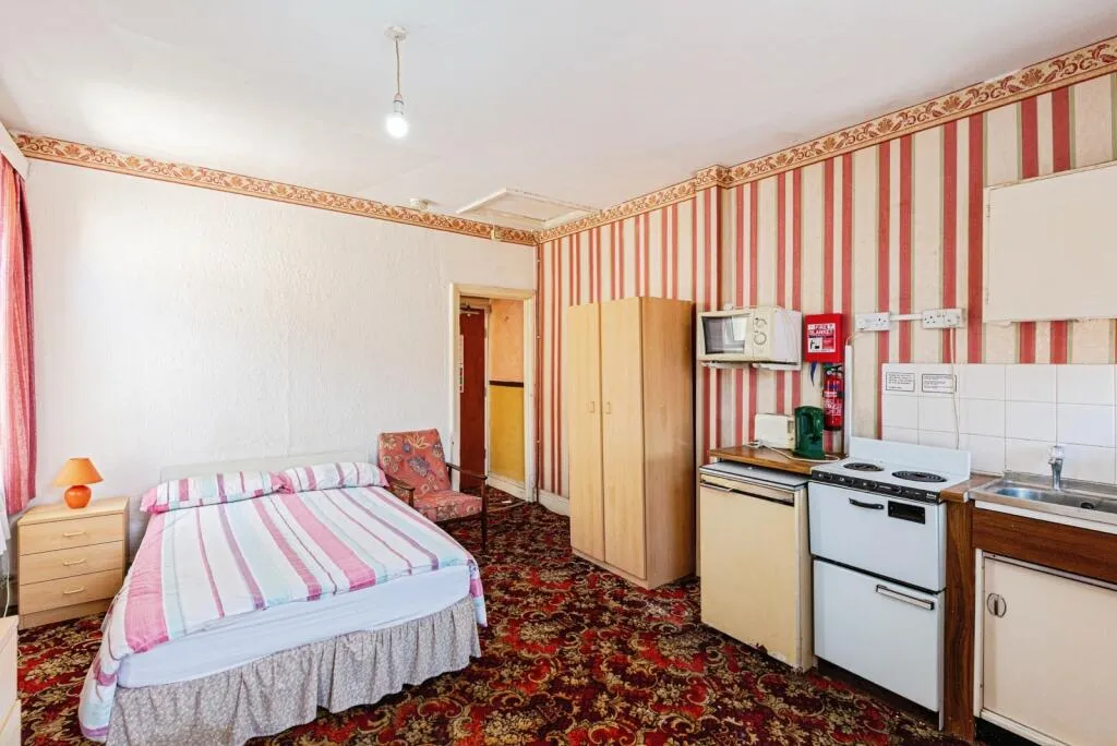9 bed Apartment