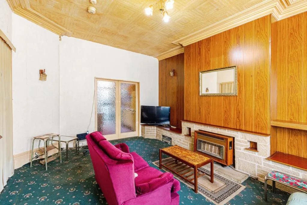 9 bed Apartment