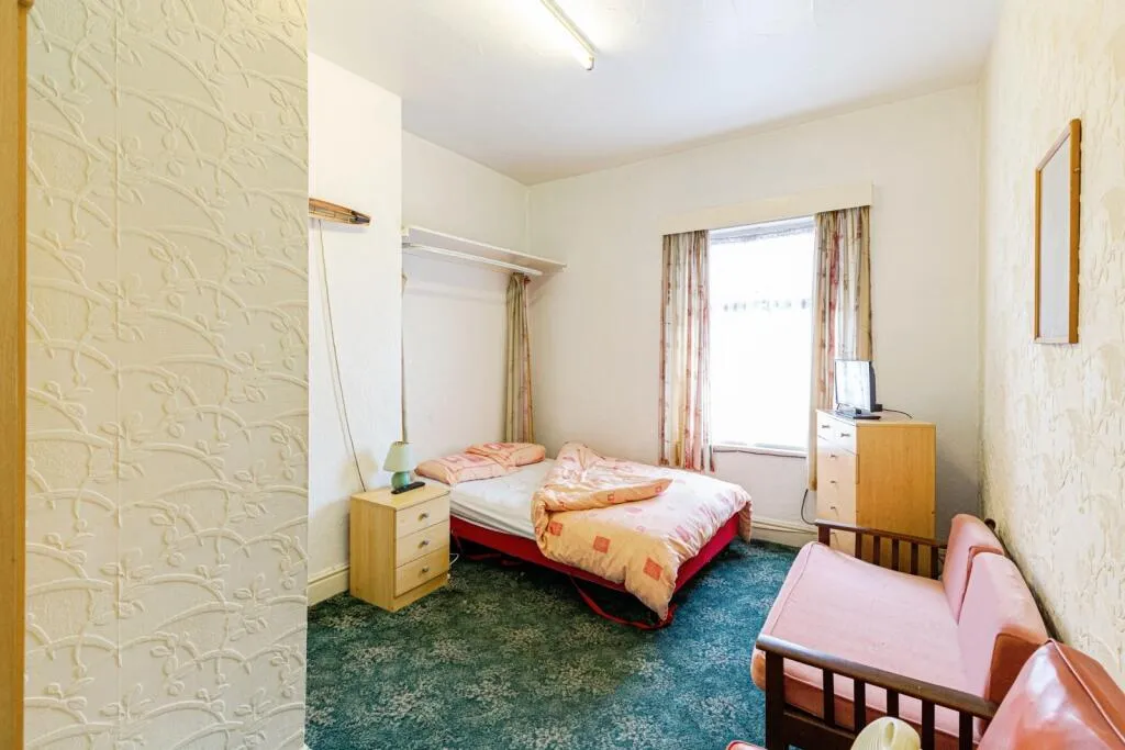 9 bed Apartment