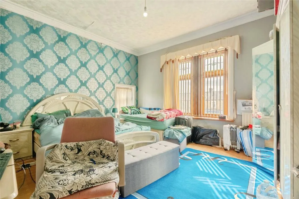 8 bed Semi-Detached