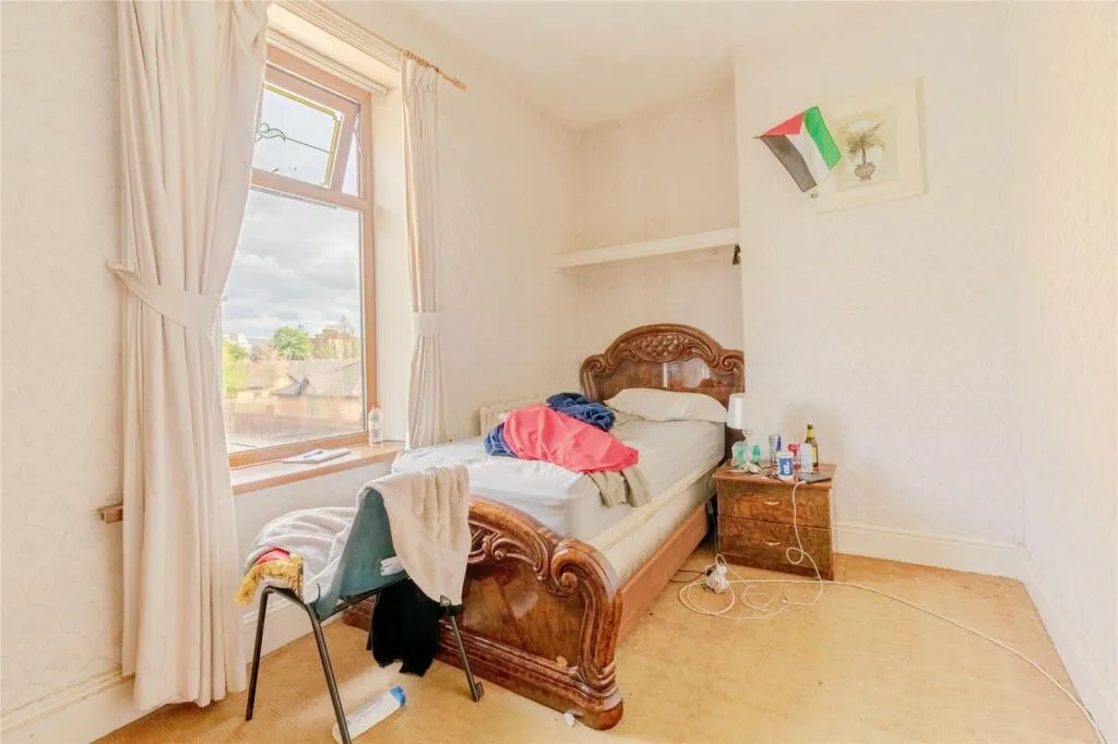 8 bed Semi-Detached