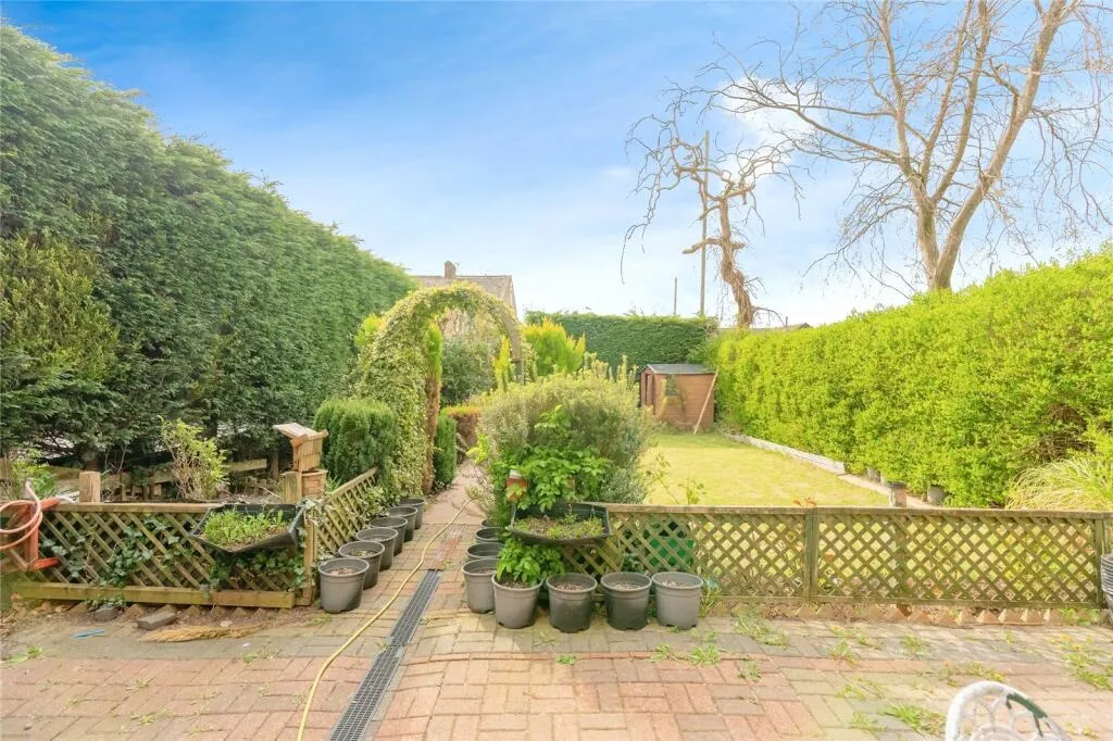 8 bed Semi-Detached