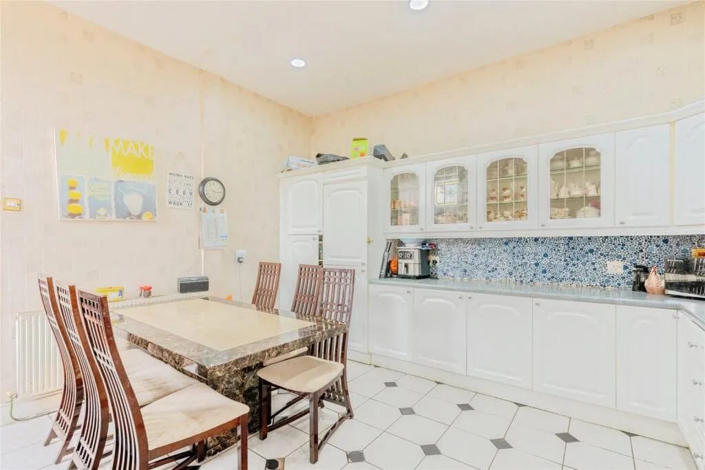 8 bed Semi-Detached