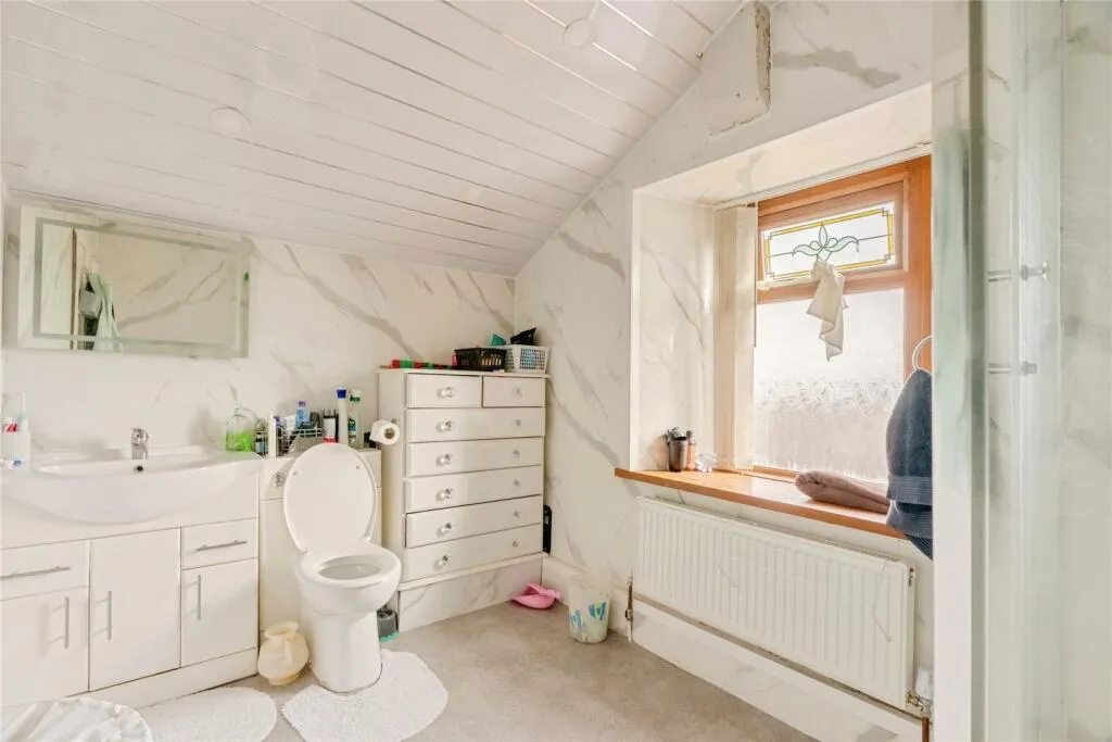 8 bed Semi-Detached