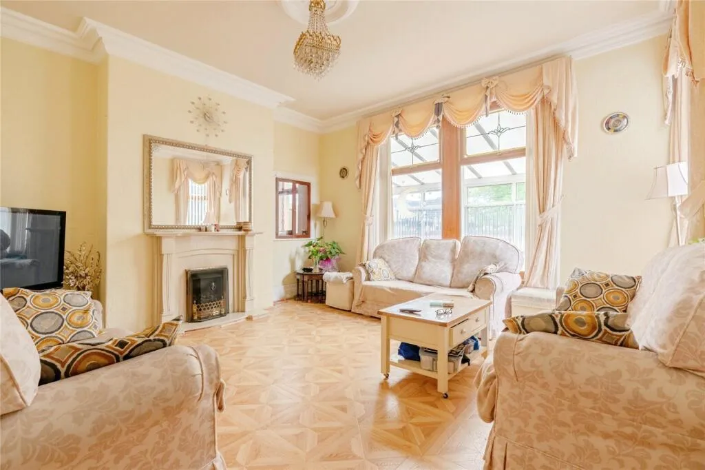 8 bed Semi-Detached