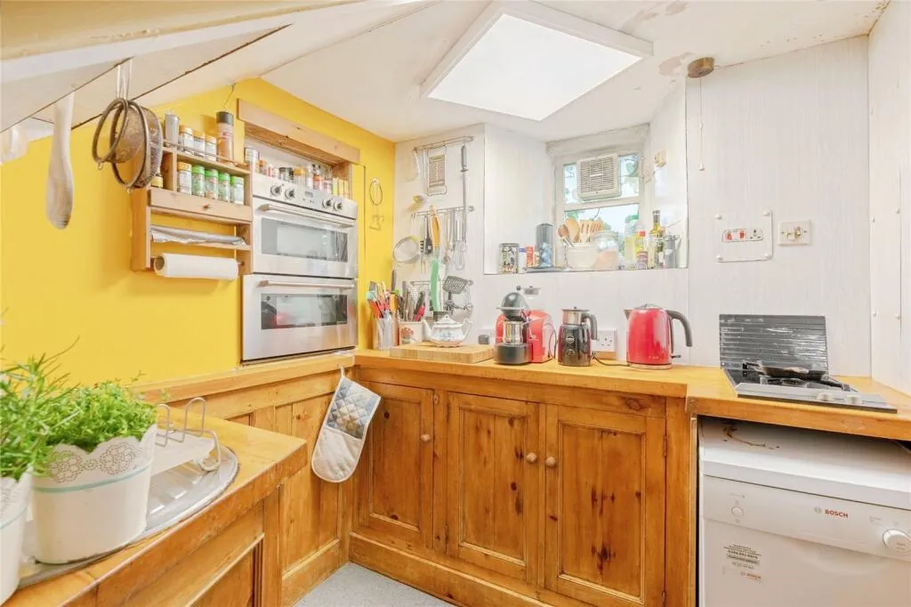 4 bed Detached